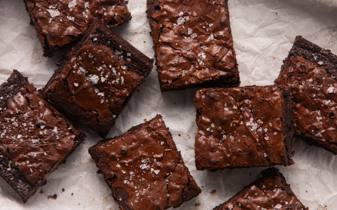 Fudgy Crackle Top Brownies (Quick & Easy!) — Amoretti